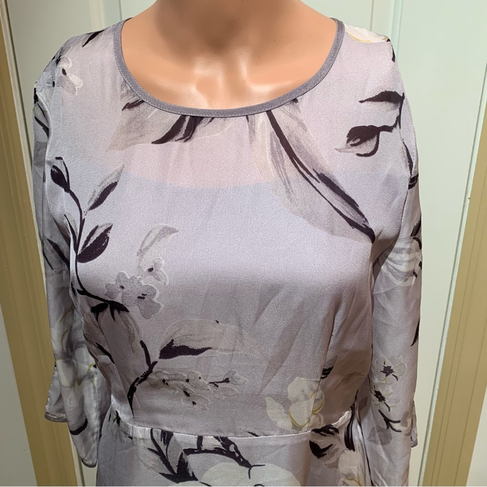 FLORYDAY. Midi length gray/white floral dress with cutout sleeves, fully…